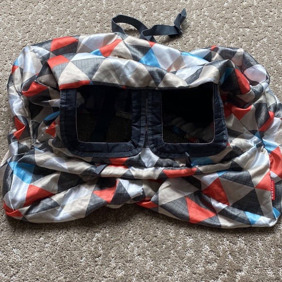 Shopping cart and high chair cover. - Picture 3 of 5